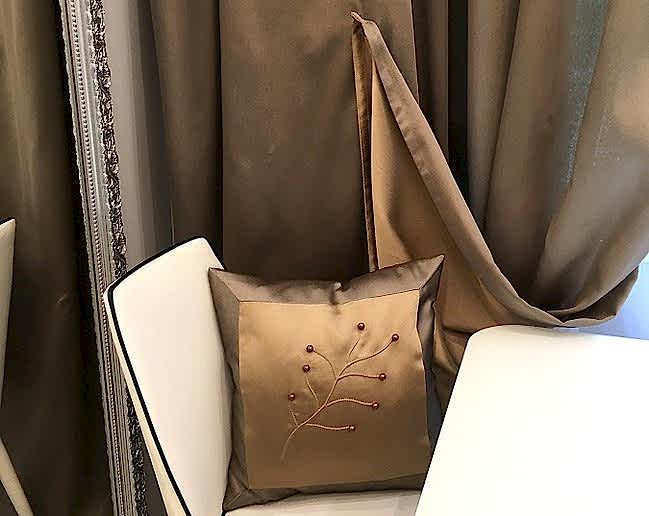 Подушки и покрывала