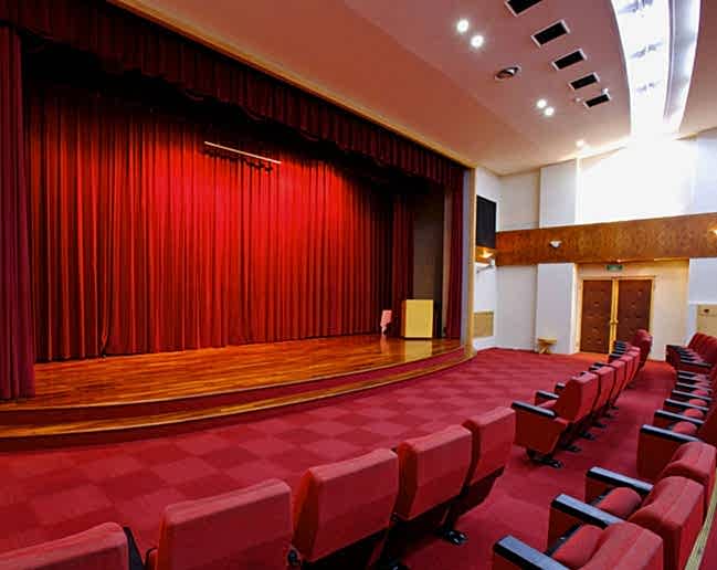 Шторы для театров и музеев на заказ