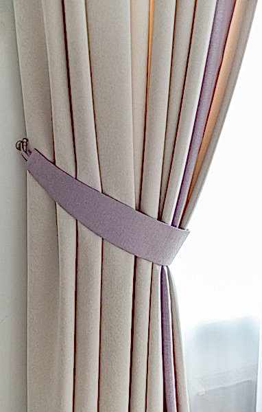 Дизайнерские шторы для спальни на заказ в Алматы - пошив штор в спальню на заказ от салона Belladone.