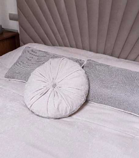 Подушки и покрывала