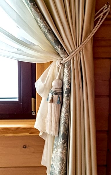 Стачные шторы на заказ в Алматы от салона Belladone.