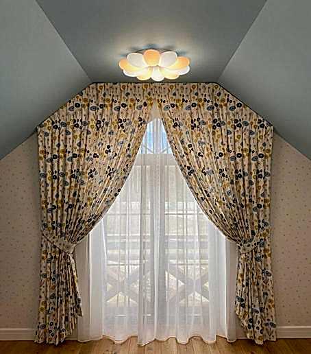 Шторы на треугольные окна