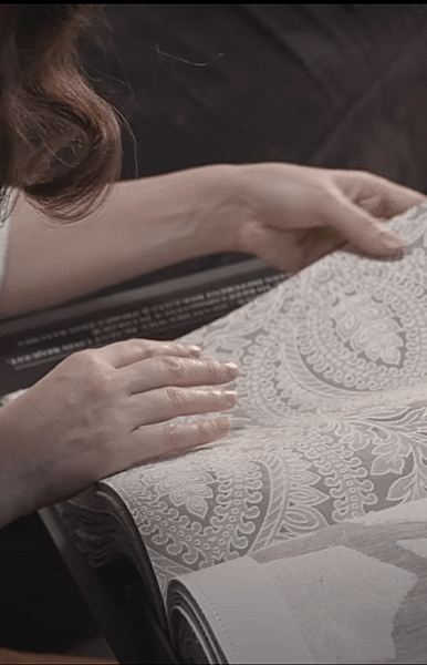 Шторы на круглые окна - закажите пошив штор на круглые окна в Алматы от салона Belladone по выгодной стоимости.