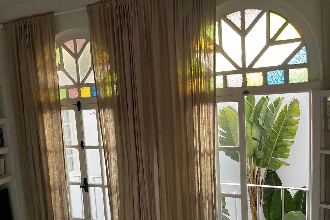 Шторы на круглые окна